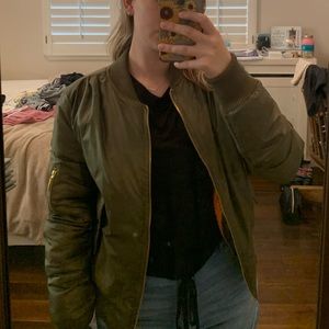 NWT Pretty little thing Army green bomber jacket